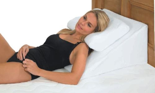 The Harley Bed Relaxer Wedge Pillow is comfortable when lying down