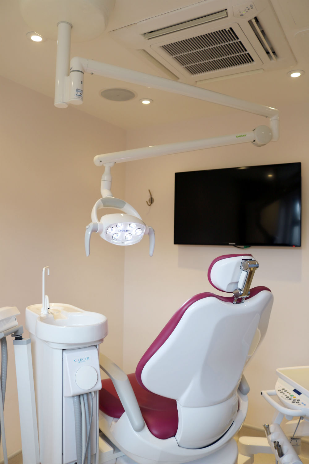 Ceiling Mounted Excel Dental Light in situ