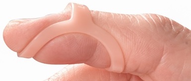 The Oval-8 Finger Splint can be worn on different joints The Oval-8 Finger Splint Can Be Worn On Different Joints