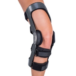 Donjoy Armor Professional Knee Brace with Standard Hinge